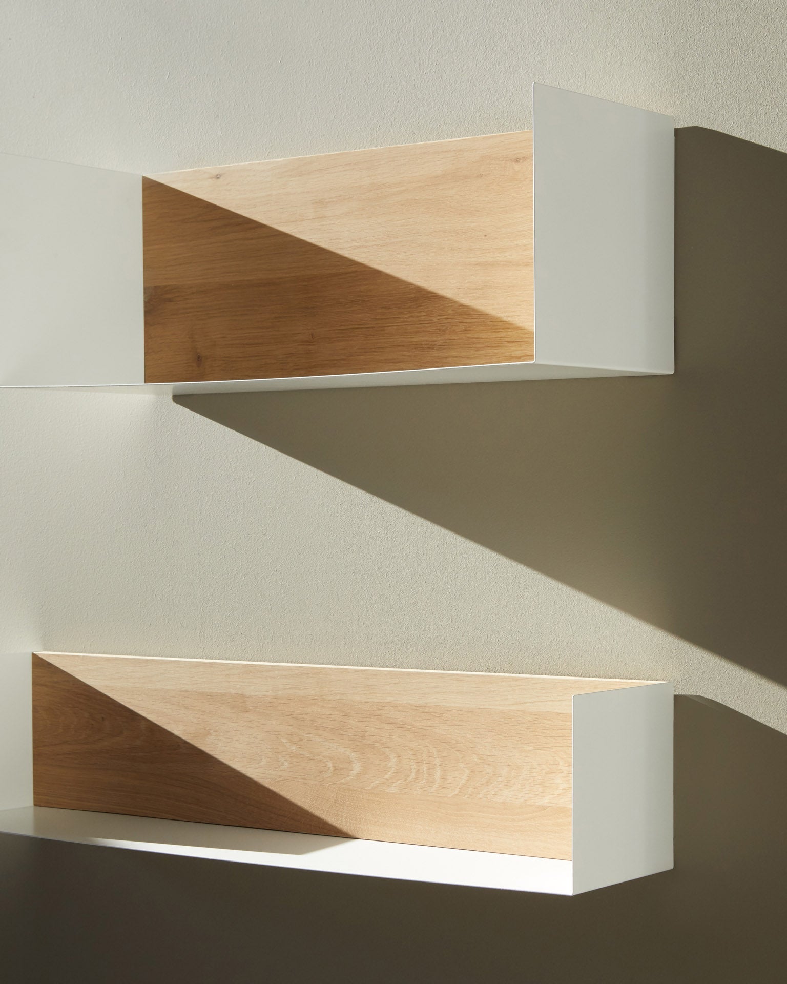 U shelf - oak - white metal White Cliff Studio Wall Shelf