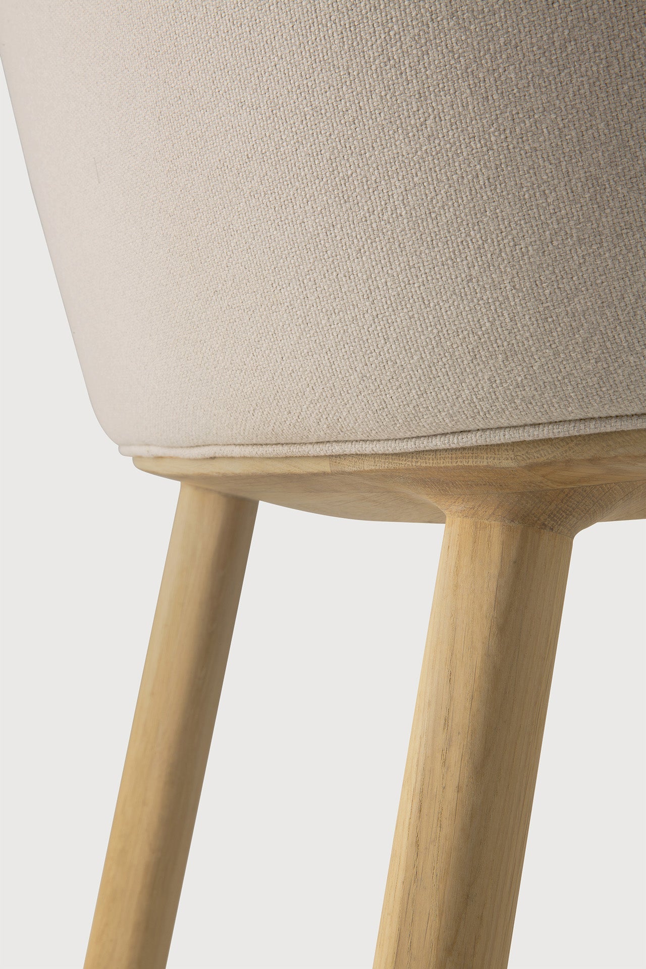 Unda dining chair - varnished oak - Salt fabric White Cliff Studio Dining Chair