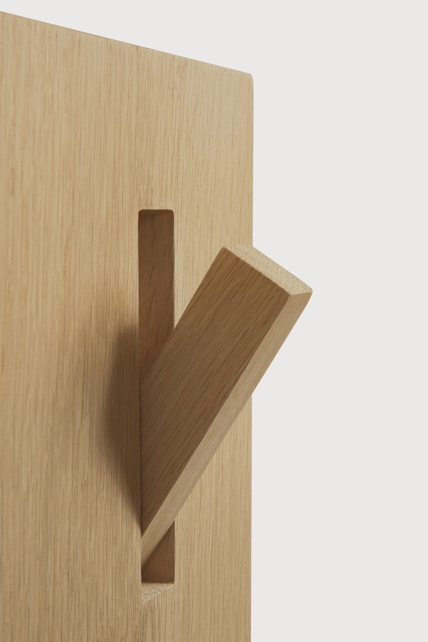 Utilitile wall hanger - varnished oak - 5 hangers White Cliff Studio Coat Hooks