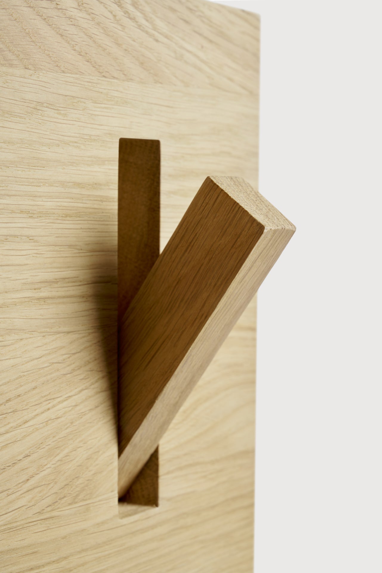Utilitile wall hanger - varnished oak - 6 hangers White Cliff Studio Coat Hooks