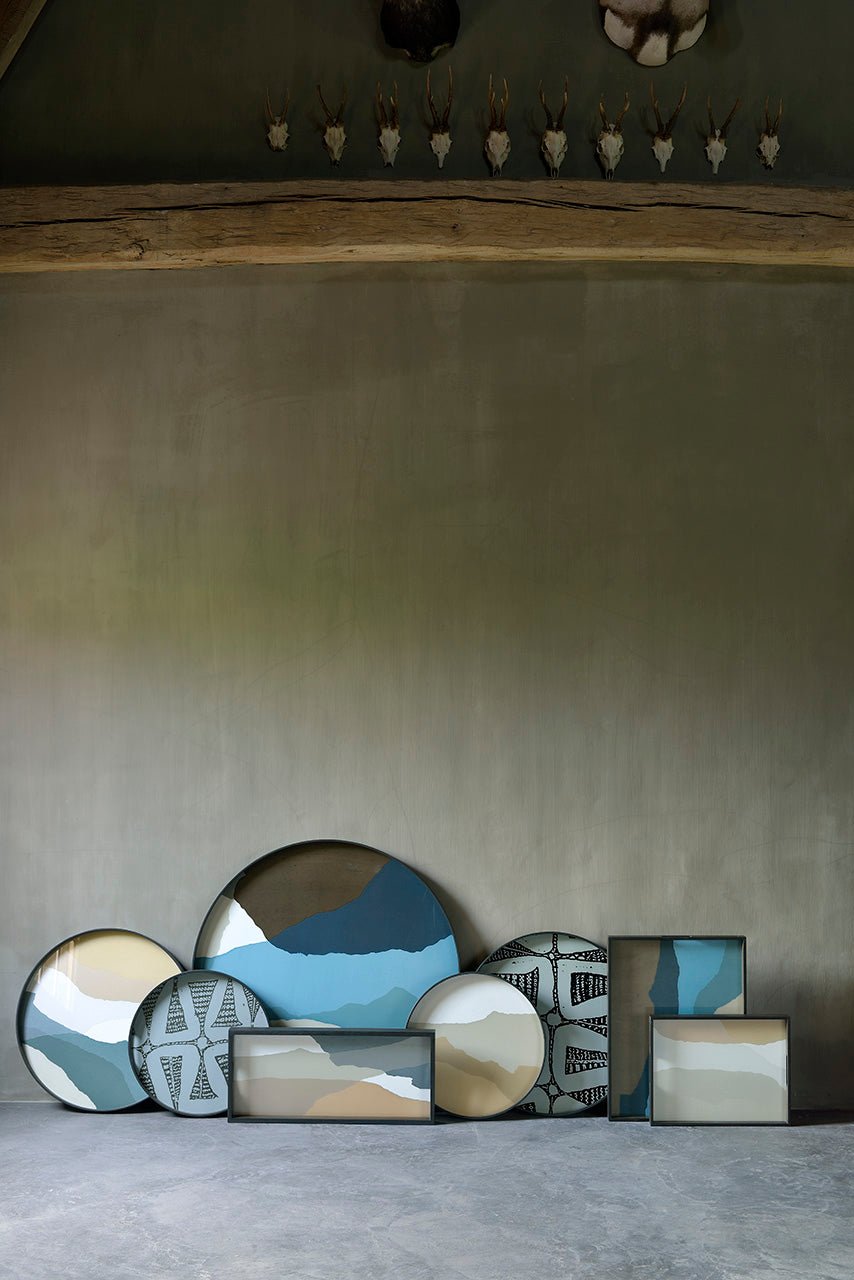 Wabi Sabi tray - glass - Graphite - round - XL White Cliff Studio Trays