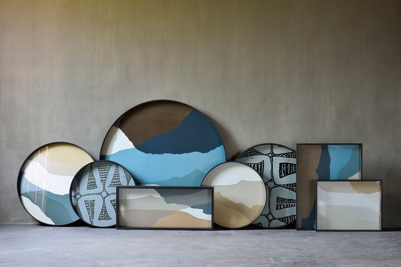 Wabi Sabi tray - glass - Graphite - round - XL White Cliff Studio Trays