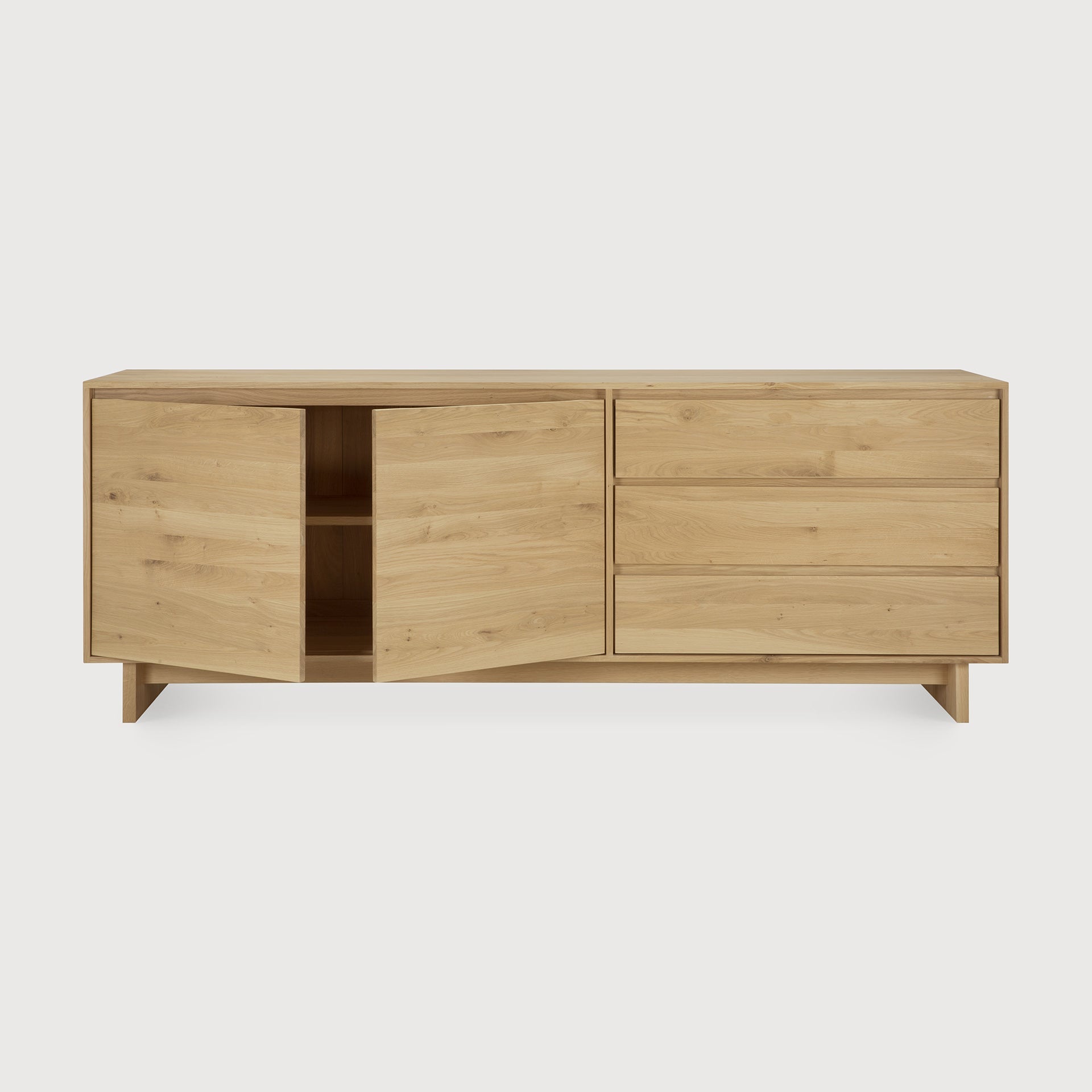 Wave sideboard - oak - 2 doors - 3 drawers White Cliff Studio Sideboard