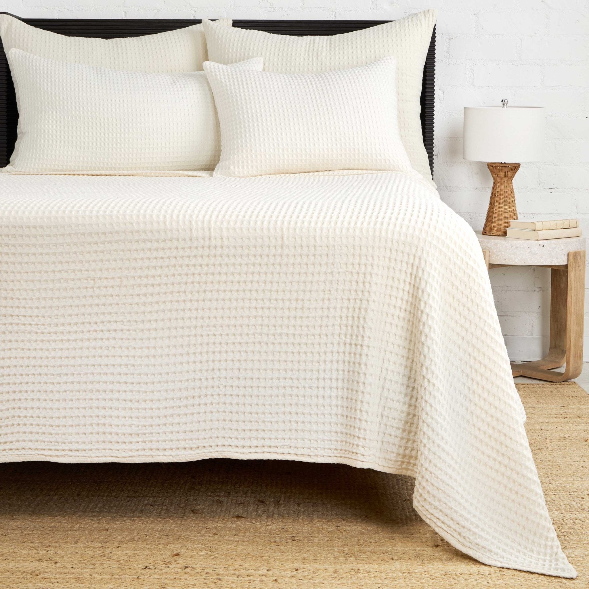 Zuma Blanket White Cliff Studio Blankets